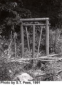 underslung.jpg (35640 bytes)